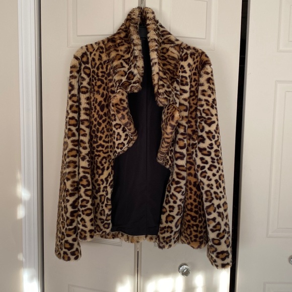 Love Token Jacket - Picture 1 of 4